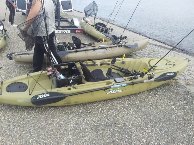 Met de kayak vissen op Zeebaars