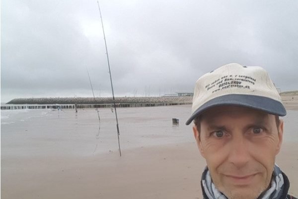 Frank en Cis, vissen aan Cadzand
