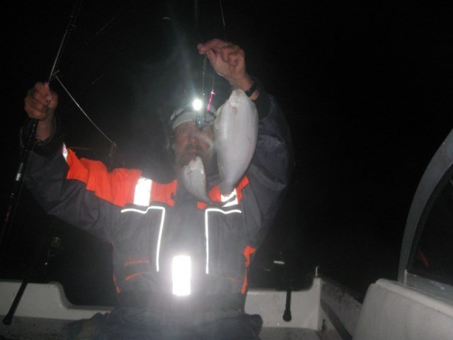 Voor het eerst met eigen boot in de nacht op tong