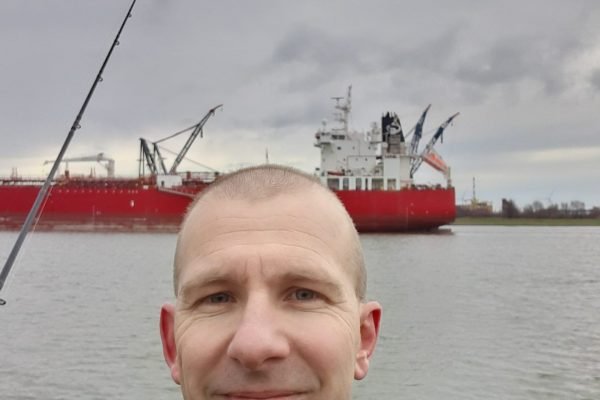 Stefan, vissen aan Maassluis