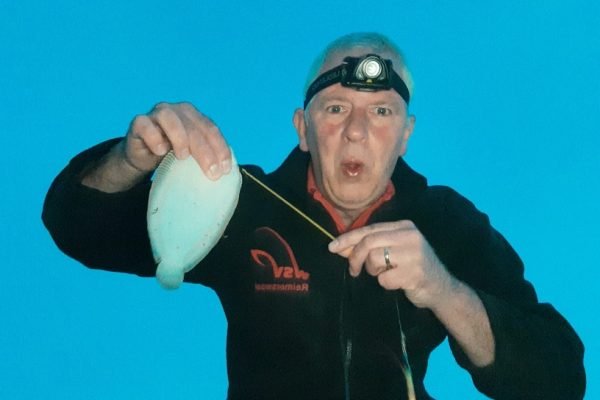 Eldert, op jacht naar Tong, in de Waterweg