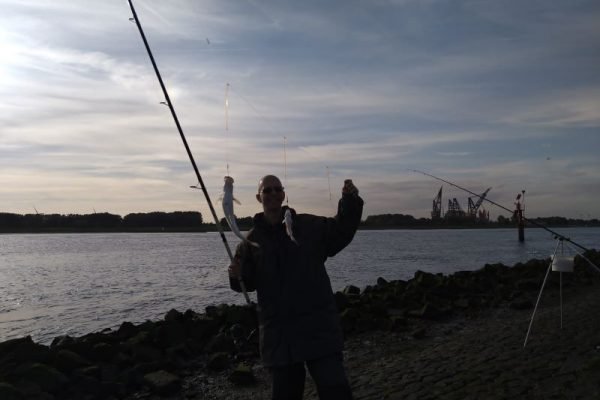 Stefan vissen aan Maassluis