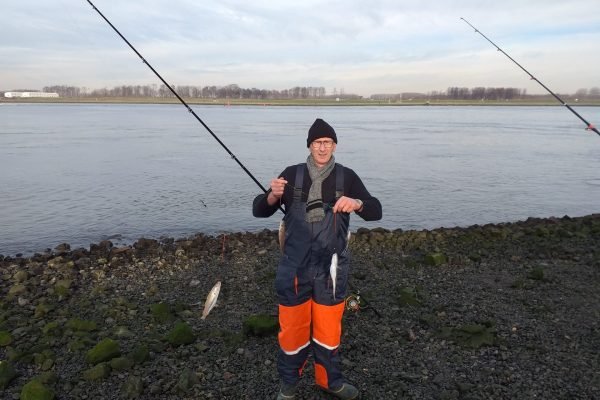 Leen en Jim, vissen aan 't Scheur